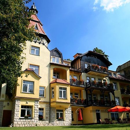 Villa Carmen Kudowa-Zdrój Exteriör bild
